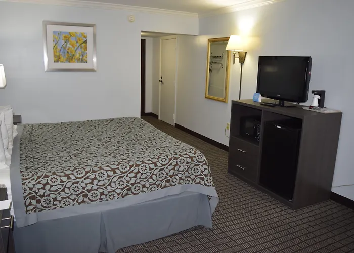 Hotel Days By Wyndham Rock Falls