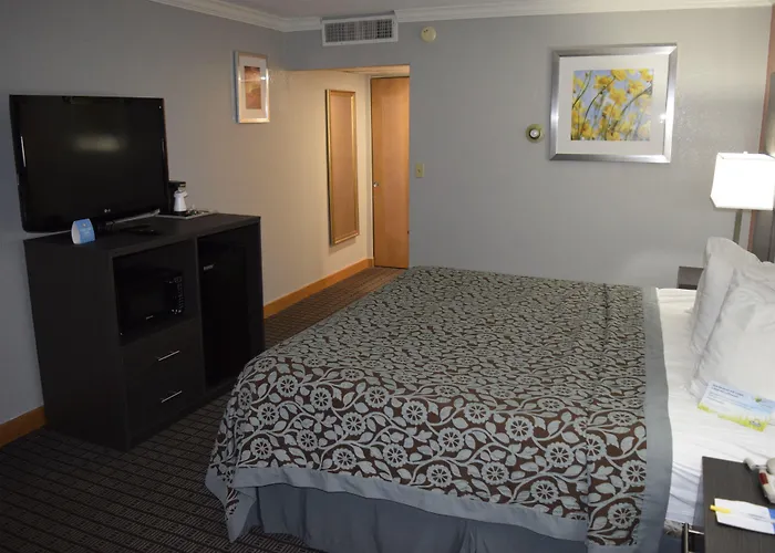 Days By Wyndham Hotel
