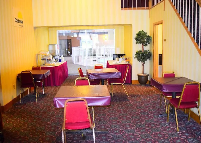 Days By Wyndham Hotel Rock Falls